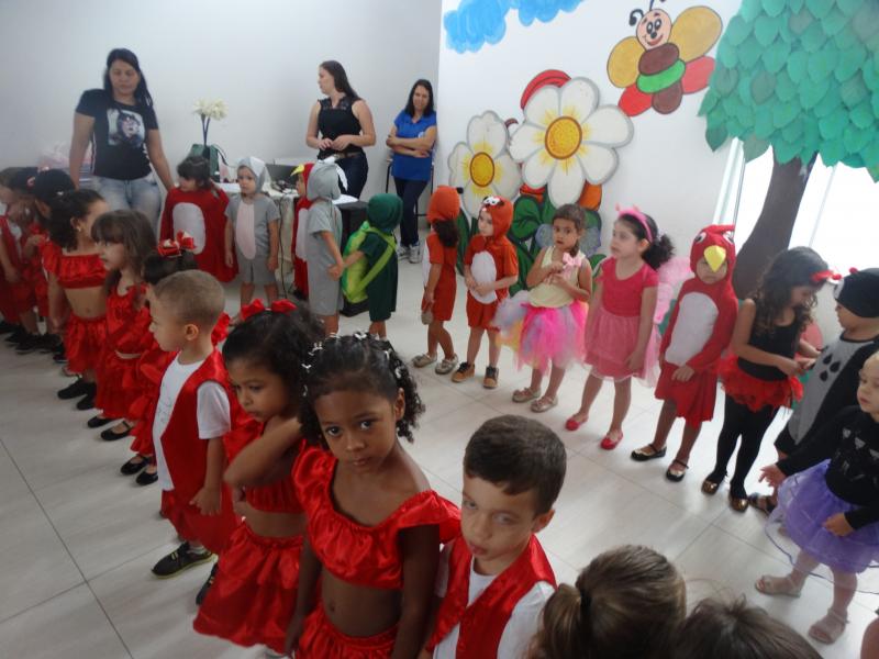 Encerramento do ano letivo com apresentações da Educação Infantil