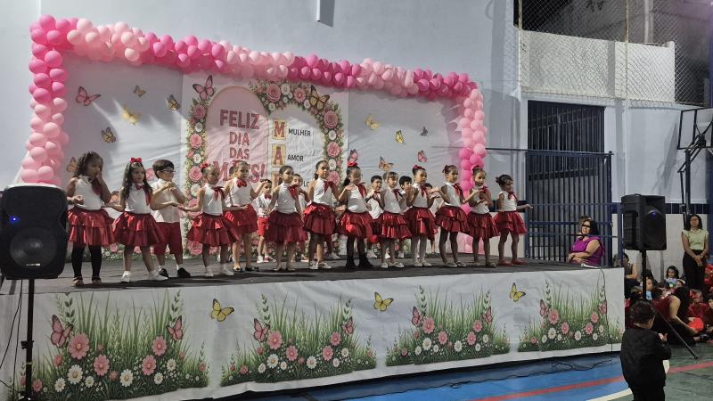 EDUCAÇÃO INFANTIL FAZ HOMENAGENS ÀS MÃES!