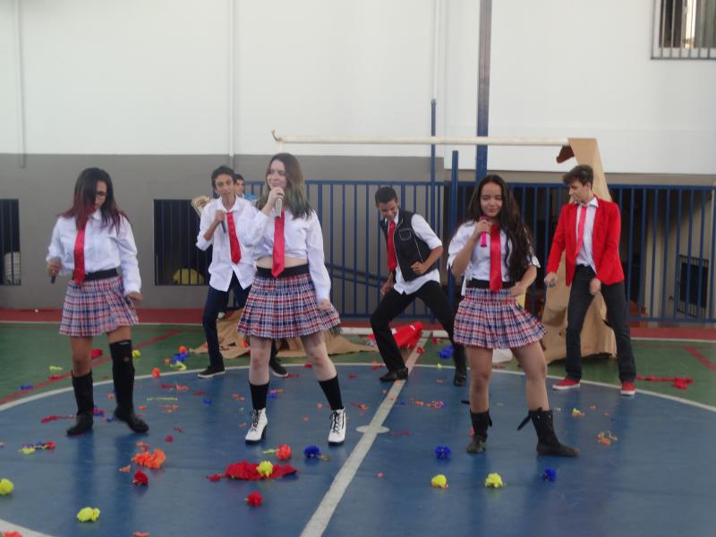  Ensino Médio apresentaram trabalho de Espanhol: A cultura latinoamericana