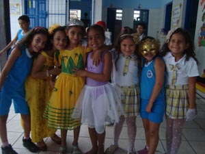 Confira alguns vídeos com as programações da semana da criança
